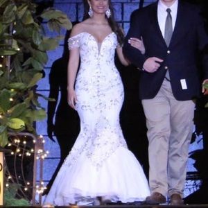 White mermaid size 6!